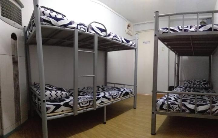 Mang Ben Dormitory Quezon City Kültér fotó